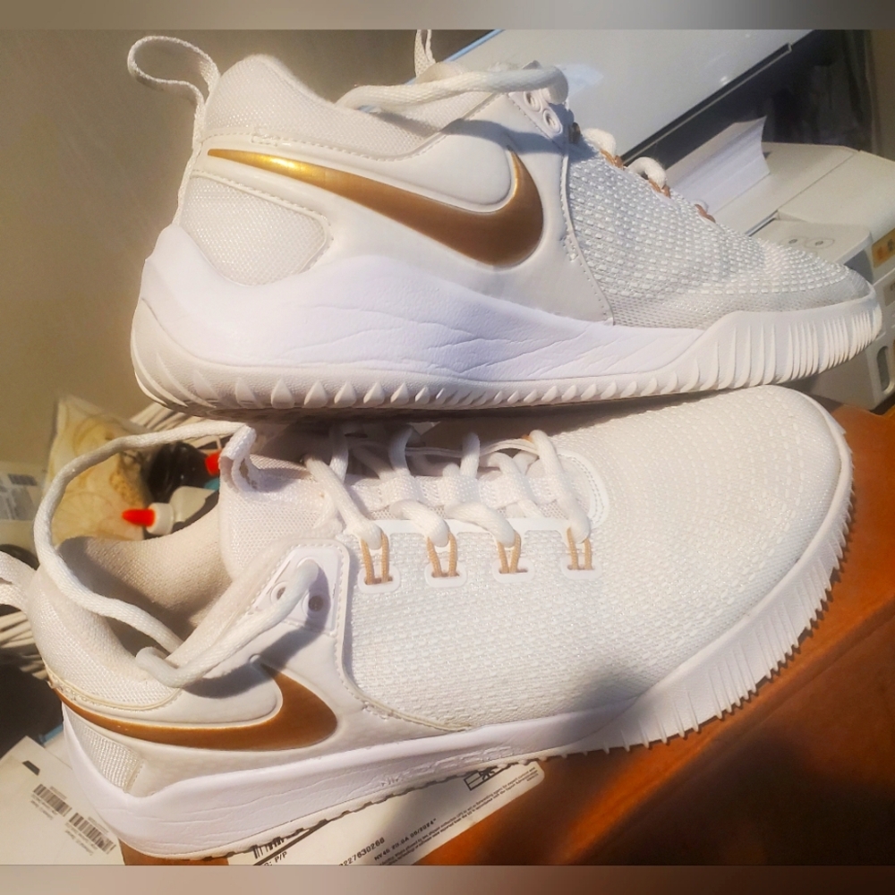 Nike women volleyball shoes